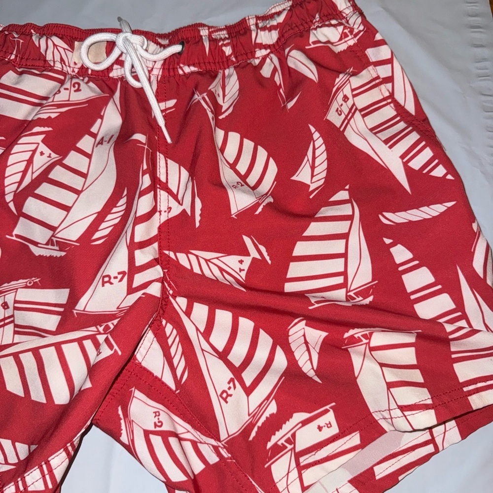 J. Crew Red Sailboat Print Swim Trunks Men’s M 3 pockets drawstring